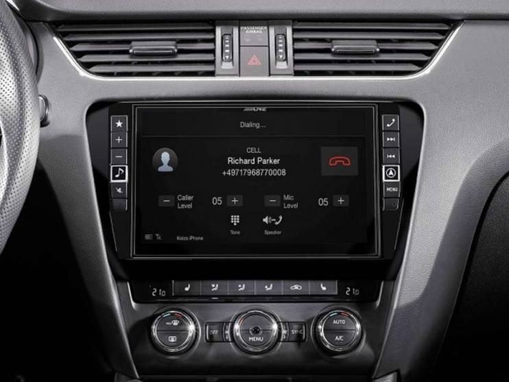 Штатное головное устройство Alpine X901D-OC3