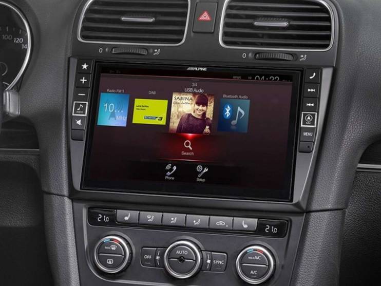 Штатное головное устройство Alpine X901D-G6 для Golf 6