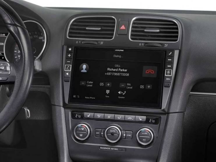 Штатное головное устройство Alpine X901D-G6 для Golf 6
