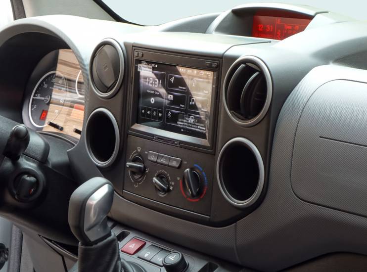 Incar FR-UMS1533